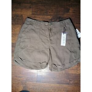 Women's NWT cargo green shorts size 8